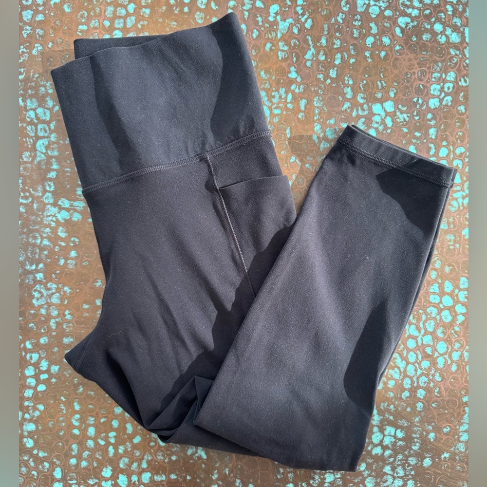 Athleta Salutation Stash Pocket II 7/8 Tight